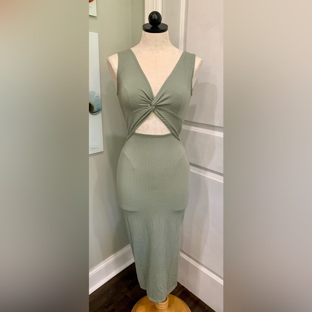 Sage Green Bodycon Cutout MIDI dress. Size XS